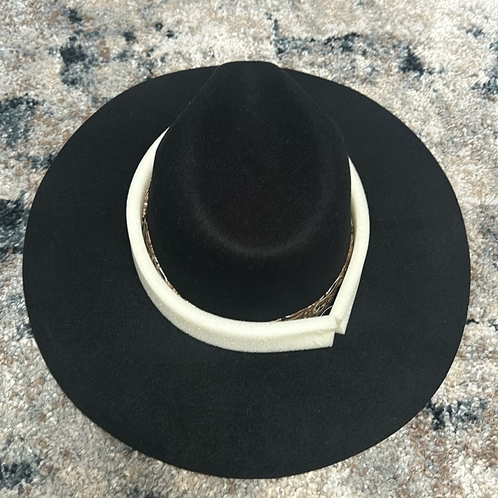 Brand new Kittenish Hat